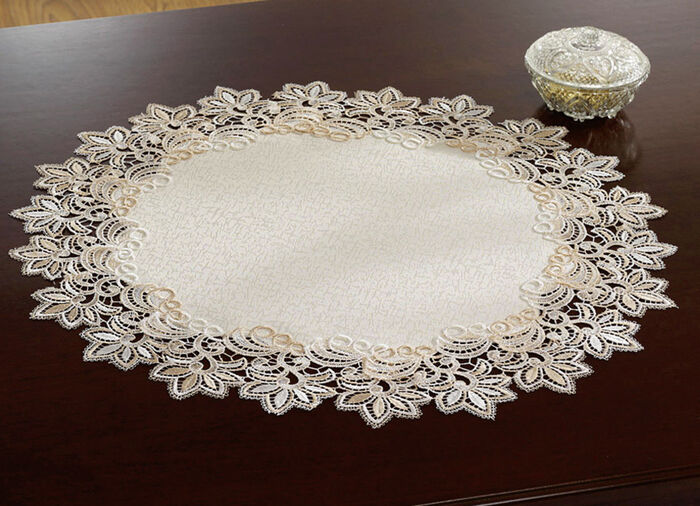 Elegante Raumdekoration mit 2-farbiger Makramee-Spitze CREME