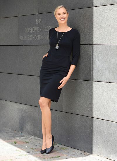 Kleid mit zwei Schubtaschen 