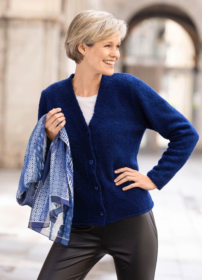 Strickjacke in flauschiger Boucléqualität 