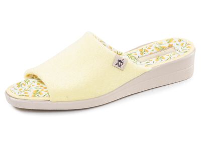 Klassische Damen-Hausschuhe, aus Textilmaterial 