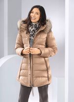 Funktionsjacke mit figurfreundlicher L&auml;ngssteppung seitlich 