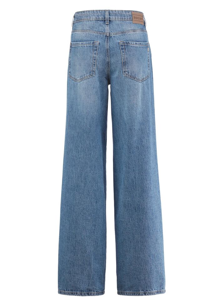 Sportive Jeans mit modisch weitem Beinverlauf 