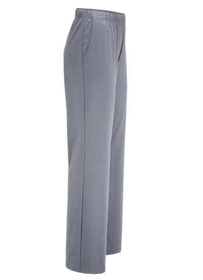 Hose in  modischer Weite  