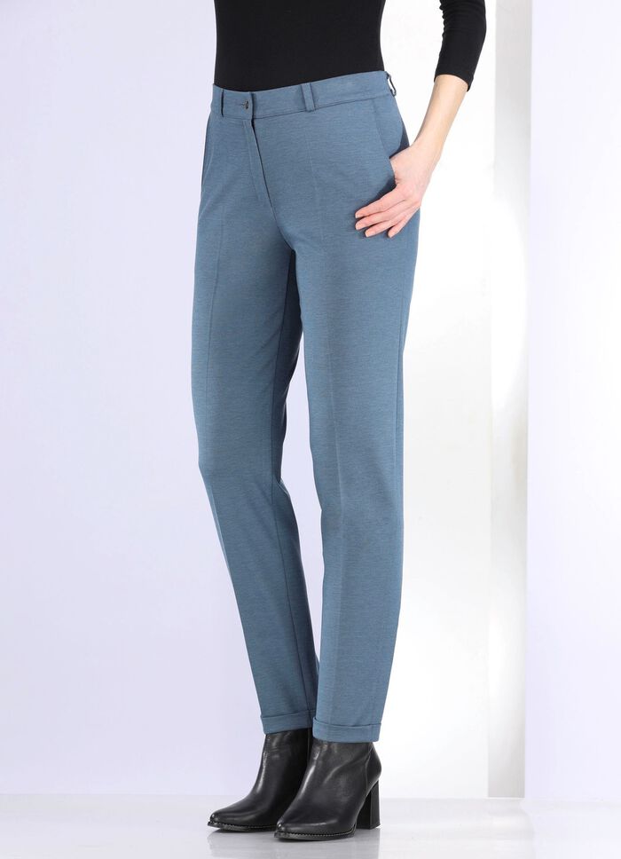 Hose mit r&uuml;ckw&auml;rtigem Dehnbundeinsatz 