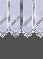 Kleinfenster-Store mit Macramé-Abschluss 