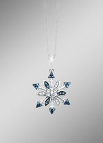 Schneeflocken Anhänger mit weißen und blauen Diamanten 