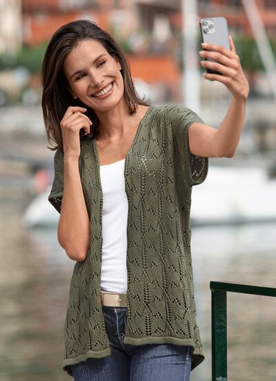 Strickweste mit Ajourmuster 