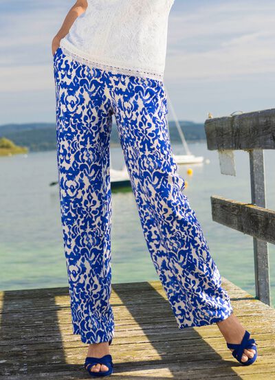 Hose in weiter, gerader Form  