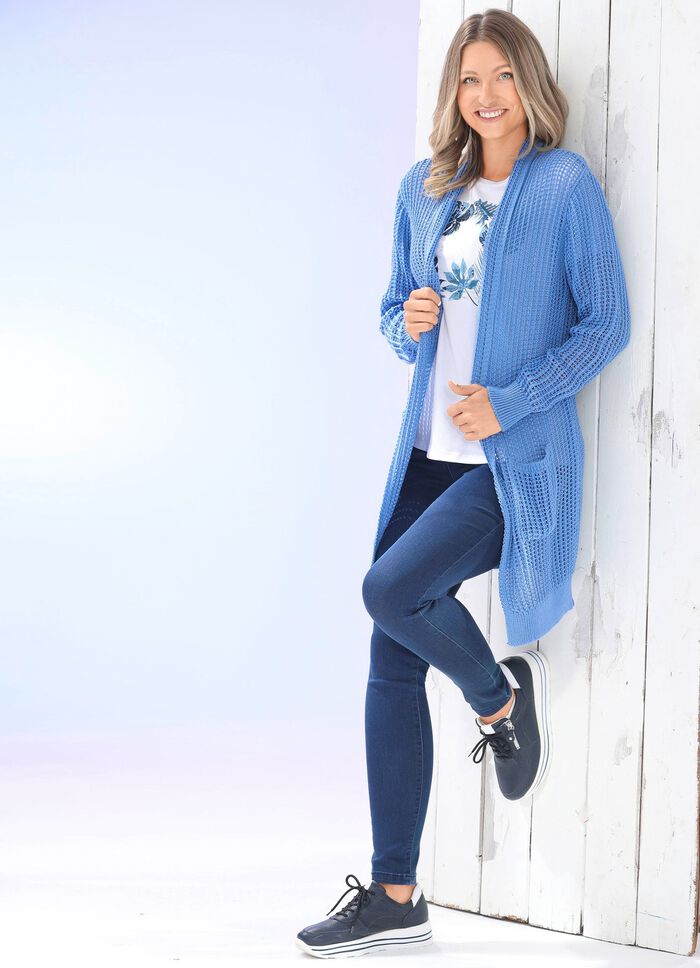 Long-Strickjacke in streckender Streifenoptik 