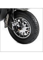 3-Rad Elektromobil im Stil eines Kompaktrollers ROT