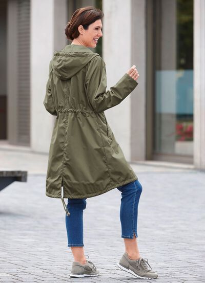 Kurzmantel mit fester Kapuze 