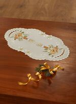 Liebevoll bestickte Tisch- und Raumdekoration MULTICOLOR