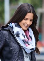 Loop-Schal mit Punktedessin 