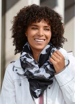 Loop-Schal mit verschiedenen Dessinierungen 